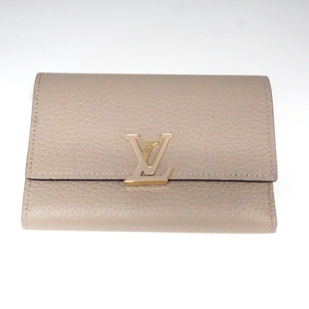Louis Vuitton Pebble Taurillon Capucines Wallet